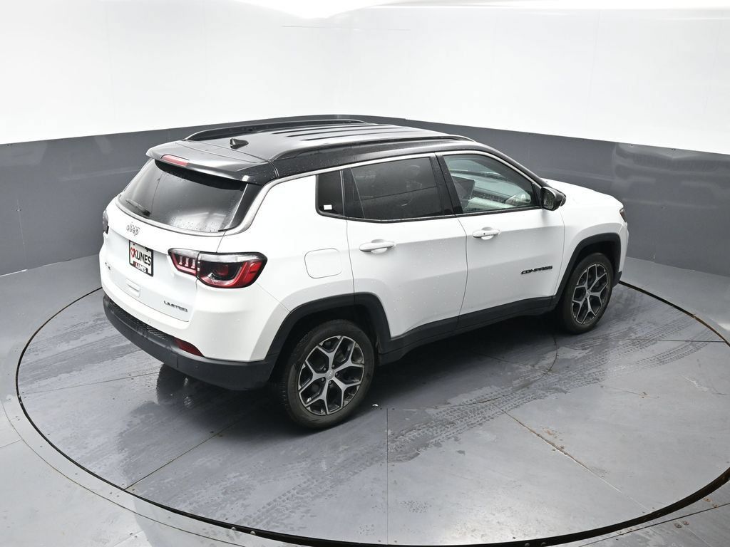 Used 2024 Jeep Compass Limited AWD/4WD image 14