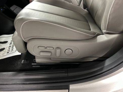 Used 2024 Hyundai Ioniq 5 Limited image 11