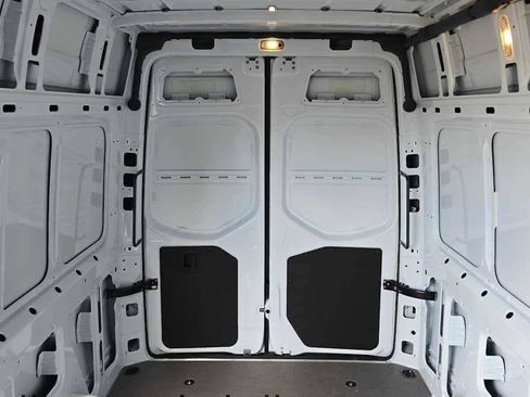 Used 2025 Mercedes-Benz Sprinter 2500 image 16