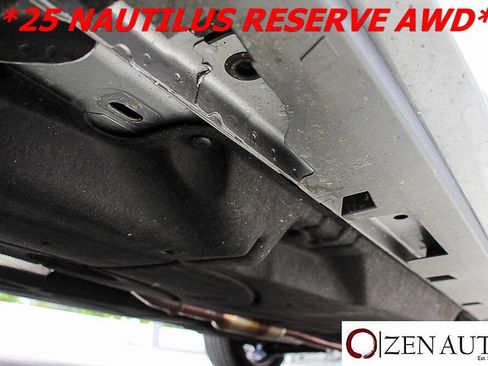 Used 2025 Lincoln Nautilus Reserve AWD/4WD image 58