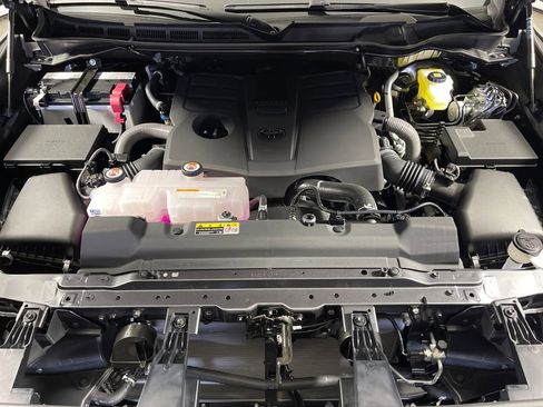 New 2026 Toyota Tundra SR image 9