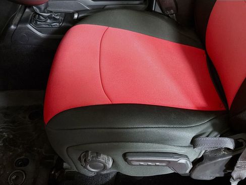 Used 2022 Jeep Gladiator Sport image 18