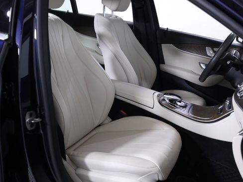 Used 2020 Mercedes-Benz E 350 4MATIC Sedan image 39