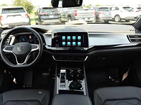 Certified 2024 Volkswagen Atlas Cross Sport SE AWD/4WD image 7