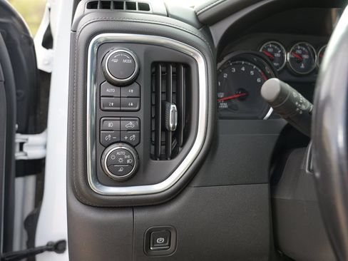 Used 2021 Chevrolet Silverado 1500 LTZ AWD/4WD image 18