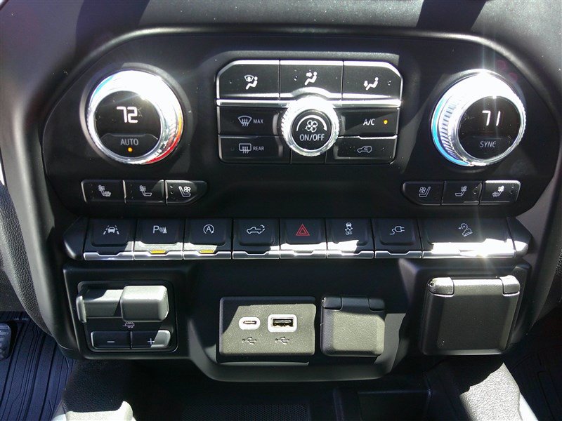 Used 2019 GMC Sierra 1500 SLT w/ SLT Premium Plus Package AWD/4WD image 13