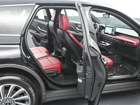 Used 2023 Lincoln Corsair Reserve AWD/4WD image 10