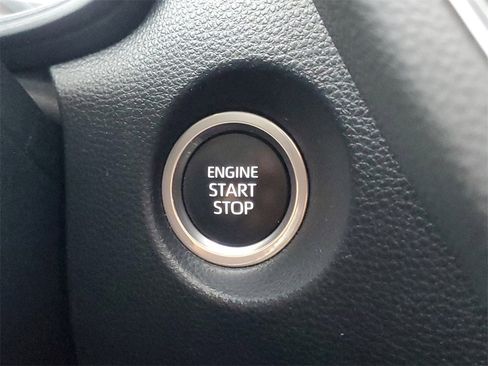 Certified 2023 Toyota Corolla Cross LE image 31