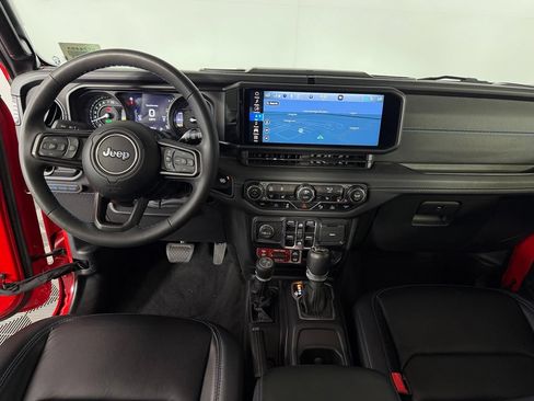 Used 2024 Jeep Wrangler Unlimited Rubicon 4xe AWD/4WD image 22