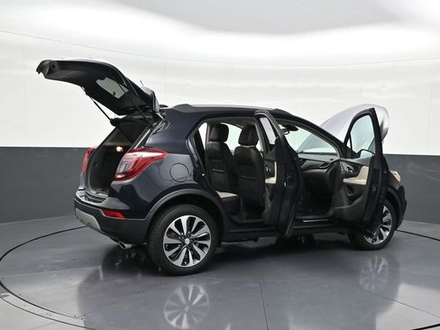 Used 2022 Buick Encore Preferred w/ Safety Package image 32
