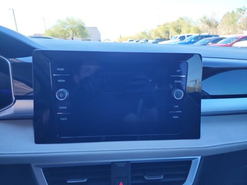 Certified 2025 Volkswagen Taos SE w/ Black Wheel Package image 12