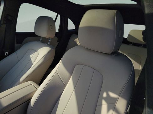 Certified 2025 Mercedes-Benz GLA 250 image 18