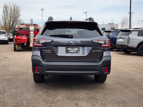 Used 2022 Subaru Outback Premium image 6
