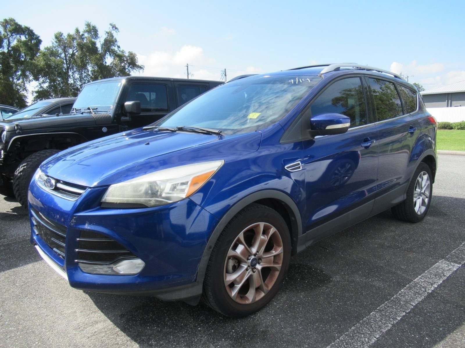 Used 2014 Ford Escape Titanium w/ Equipment Group 401A FWD image 2