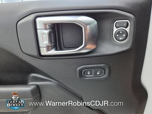 Used 2025 Jeep Gladiator Mojave w/ Convenience Group AWD/4WD image 27