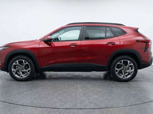 Used 2025 Chevrolet Trax LT w/ LT Convenience Package FWD image 5