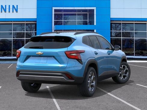 New 2026 Chevrolet Trax LT FWD image 5