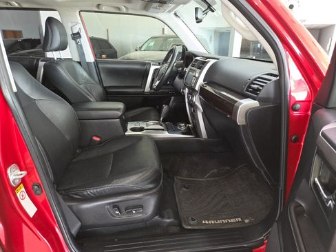 Used 2014 Toyota 4Runner Limited AWD/4WD image 28