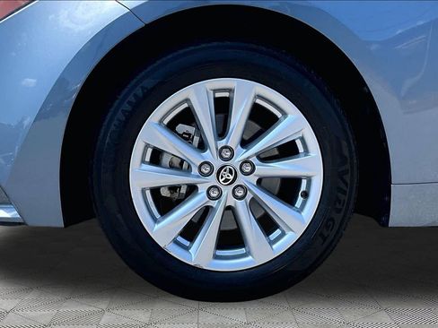 Used 2025 Toyota Corolla LE w/ LE Premium Package FWD image 11