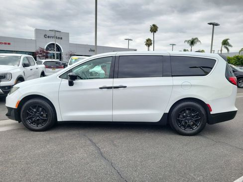 Certified 2023 Chrysler Voyager LX FWD image 29