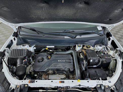 Used 2019 Chevrolet Equinox LS image 30