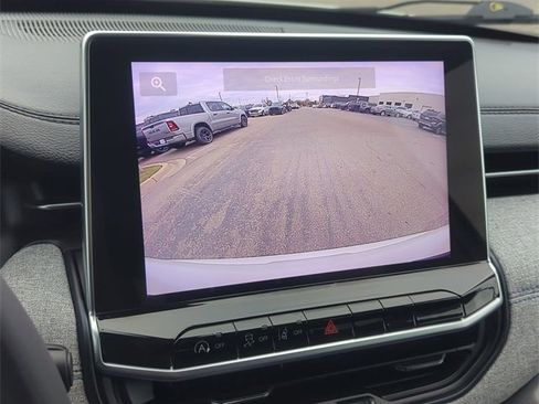 Certified 2022 Jeep Compass Latitude image 18