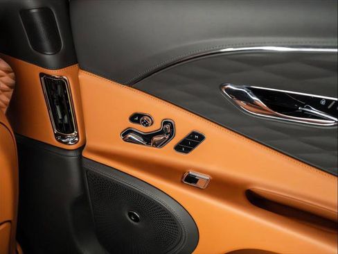 Used 2021 Bentley Flying Spur V8 image 29