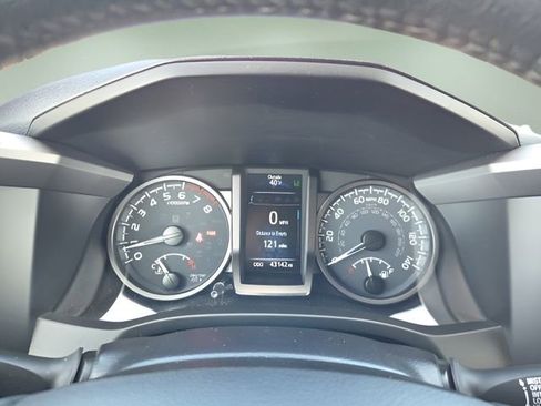 Used 2022 Toyota Tacoma TRD Sport w/ TRD Premium Sport Package image 25