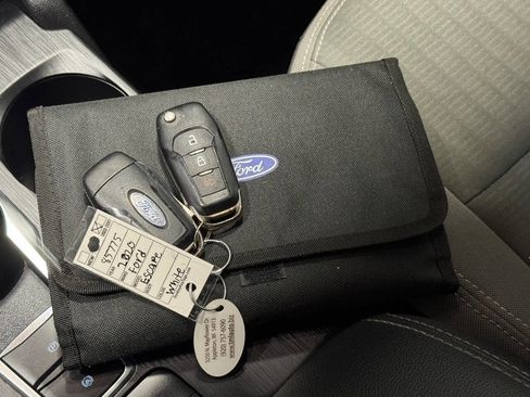 Used 2020 Ford Escape S image 37