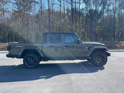 New 2025 Jeep Gladiator Willys image 8