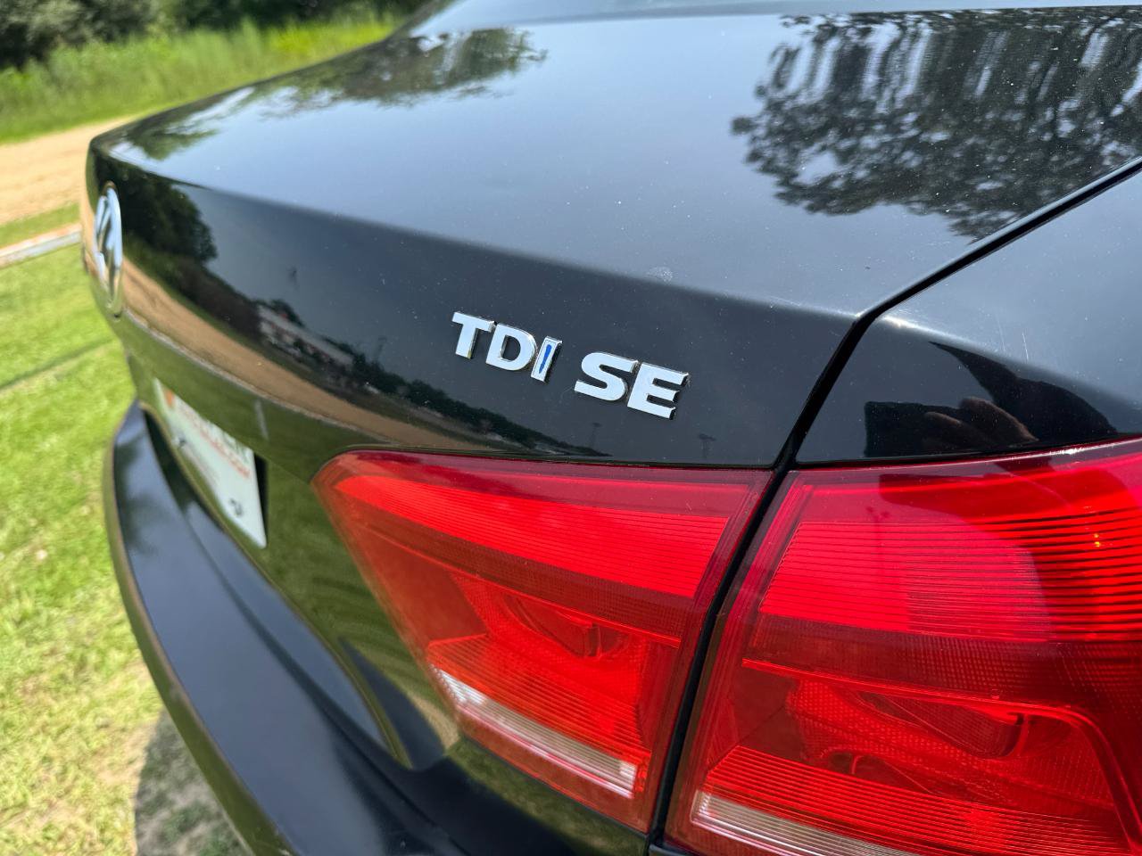 Used 2013 Volkswagen Passat TDI SE FWD image 12