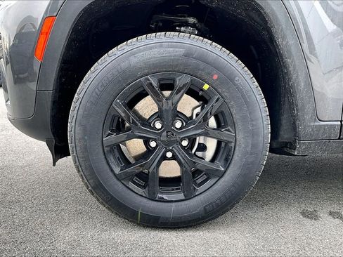 New 2026 Jeep Grand Cherokee L 4WD image 8