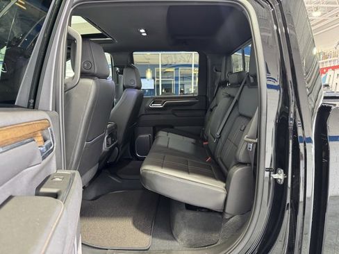 Used 2024 Chevrolet Silverado 2500 High Country w/ High Country Premium Package image 9