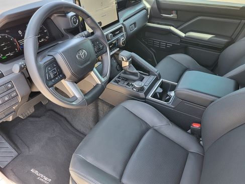 Certified 2025 Toyota 4Runner Limited AWD/4WD image 10