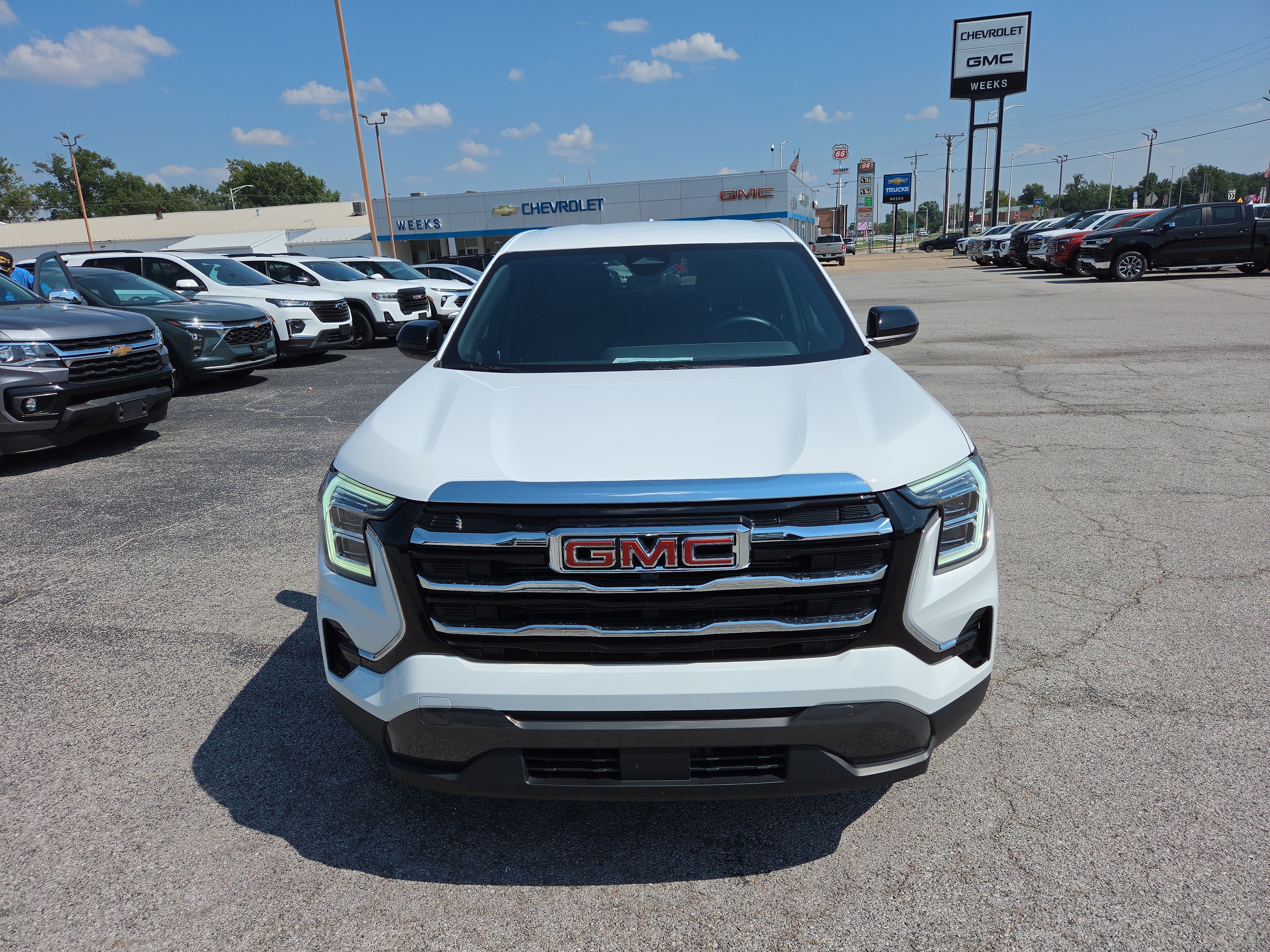 Used 2026 GMC Terrain Elevation FWD image 2