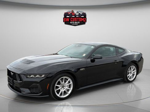 Used 2024 Ford Mustang GT Premium RWD image 3