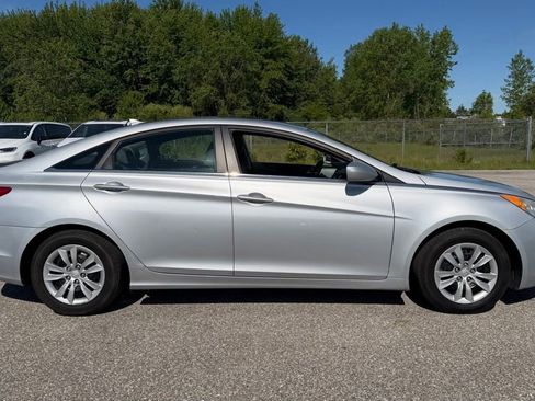 Used 2012 Hyundai Sonata GLS FWD image 9