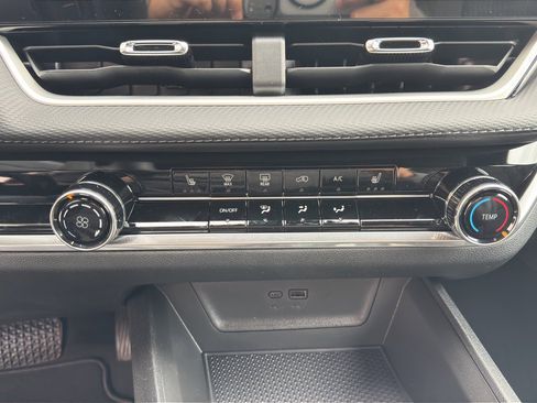 New 2026 Chevrolet Equinox LT w/ Safety and Technology Package image 11