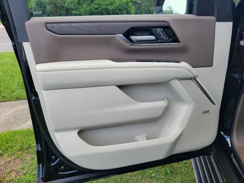 New 2026 GMC Yukon Denali w/ Denali Reserve Package RWD image 12