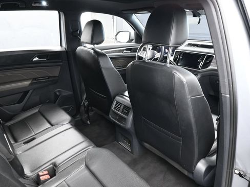 Used 2022 Volkswagen Atlas Cross Sport SE FWD image 44