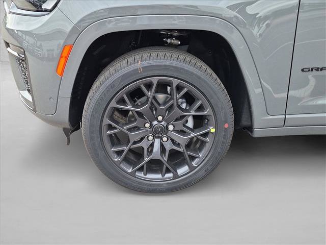 New 2027 Jeep Grand Cherokee Summit AWD/4WD image 10