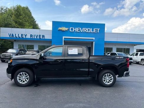 Used 2023 Chevrolet Silverado 1500 LT AWD/4WD image 6