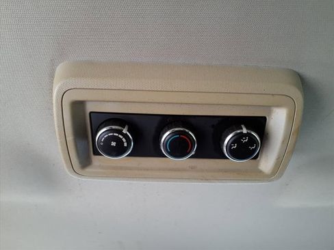 Used 2013 Dodge Journey SXT w/ Flexible Seating Group image 27