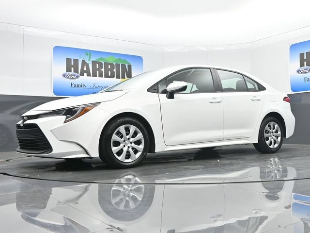 Used 2024 Toyota Corolla LE FWD image 18