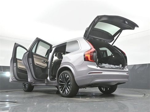 New 2026 Volvo XC90 B6 Core image 56
