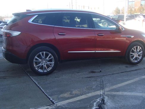 Used 2023 Buick Enclave Essence w/ Experience Buick Package image 4