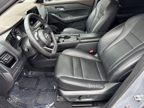 Used 2023 Nissan Rogue SL w/ SL Premium Package image 15