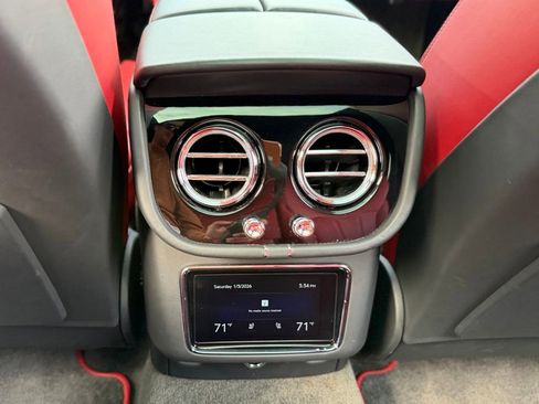 Used 2023 Bentley Bentayga image 49