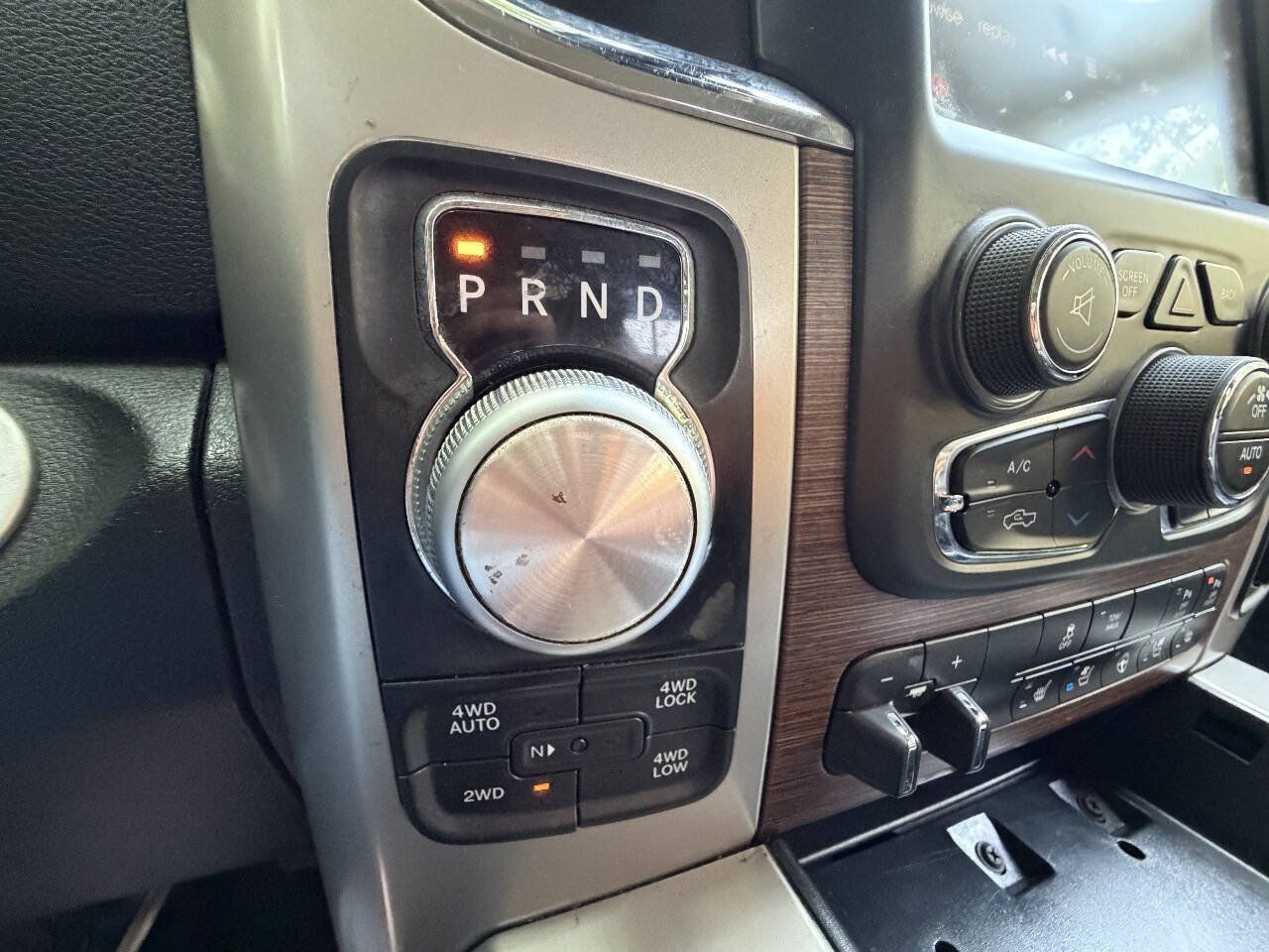 Used 2015 RAM 1500 Laramie w/ Convenience Group AWD/4WD image 14