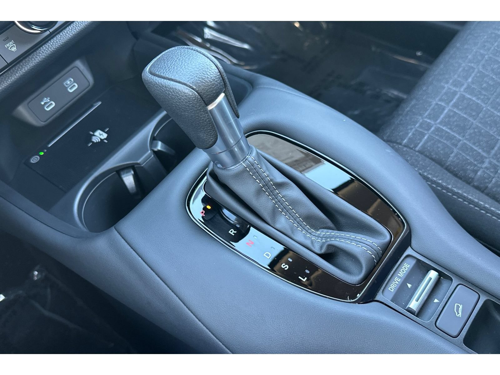 Used 2027 Honda HR-V LX image 34